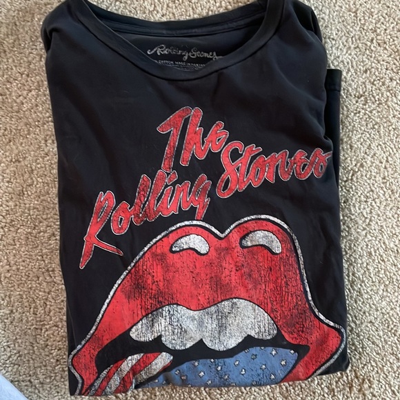 Graphic Band Tee’s - Picture 4 of 5